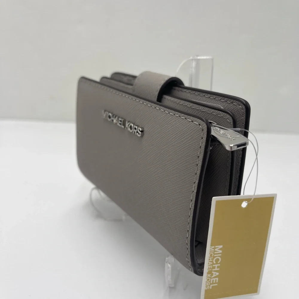 MICHAEL KORS Medium Saffiano Leather Bifold Zip CN Wallet Pearl Grey  NWT